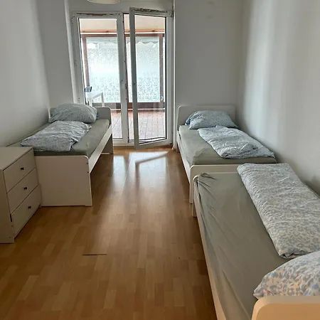 Bjm Monteur House - Fuer 15 Personen, Oberursel-bommersheim * Bommersheim