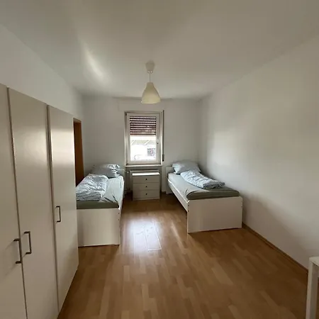 Bjm Monteur House - Fuer 15 Personen, Oberursel-bommersheim Bommersheim
